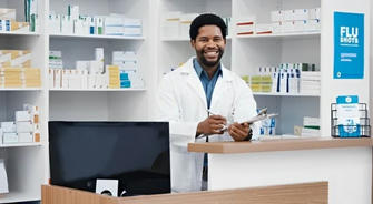 What does a pharmacy assistant do, and what are the steps to become one?